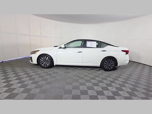Used 2024 Nissan Altima 2.5 SV w/ SV Premium Package FWD image 48