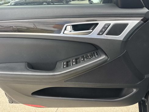 Used 2018 Genesis G80 3.8 RWD image 19