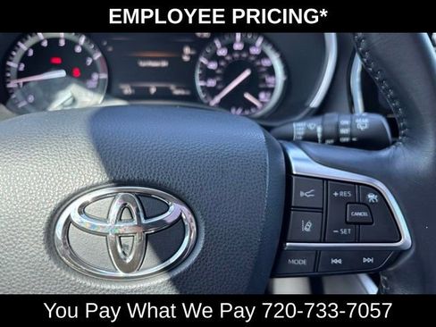 Used 2020 Toyota Highlander XLE AWD/4WD image 22