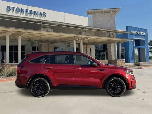 Used 2023 Kia Sorento SX image 4