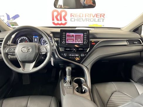 Used 2024 Toyota Camry SE image 13