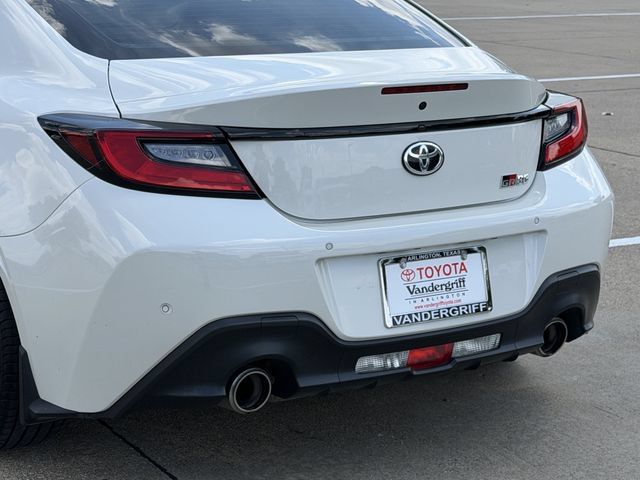 Used 2024 Toyota GR86 RWD image 6