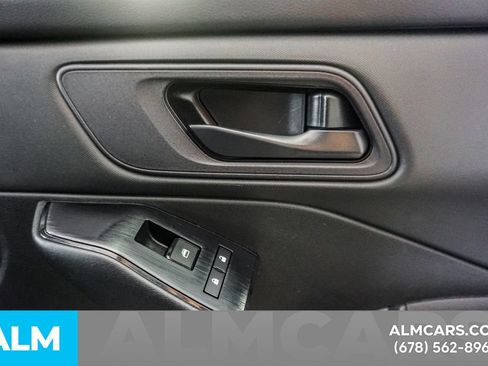 Used 2024 Nissan Rogue S FWD image 45