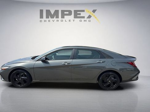 Used 2026 Hyundai Elantra Sport FWD image 2