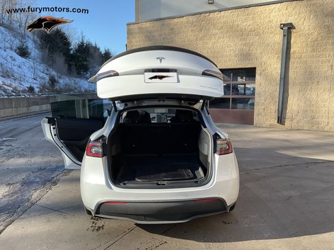 Used 2020 Tesla Model Y Performance image 22