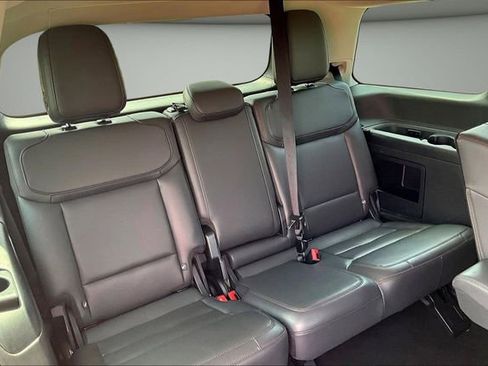 Used 2025 Ford Expedition Active AWD/4WD image 26