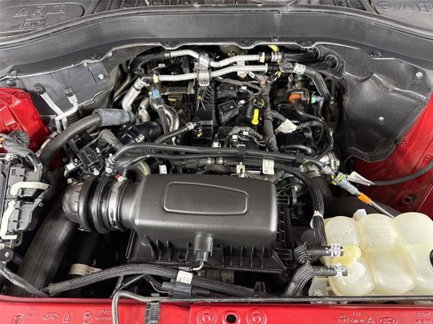 Used 2021 Ford Explorer XLT w/ Equipment Group 202A RWD image 42