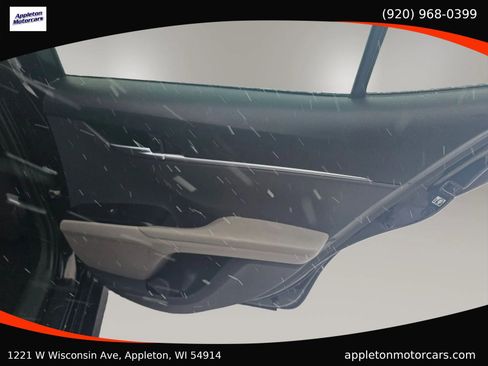 Used 2018 Toyota Camry LE image 26