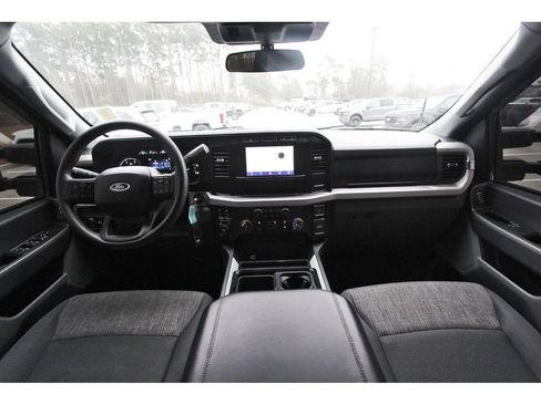 Used 2024 Ford F250 XLT w/ FX4 Off-Road Package image 12