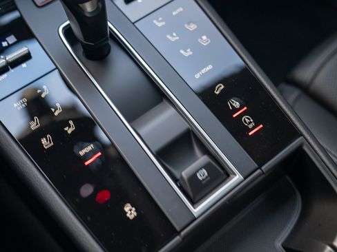 Certified 2026 Porsche Macan AWD/4WD image 20