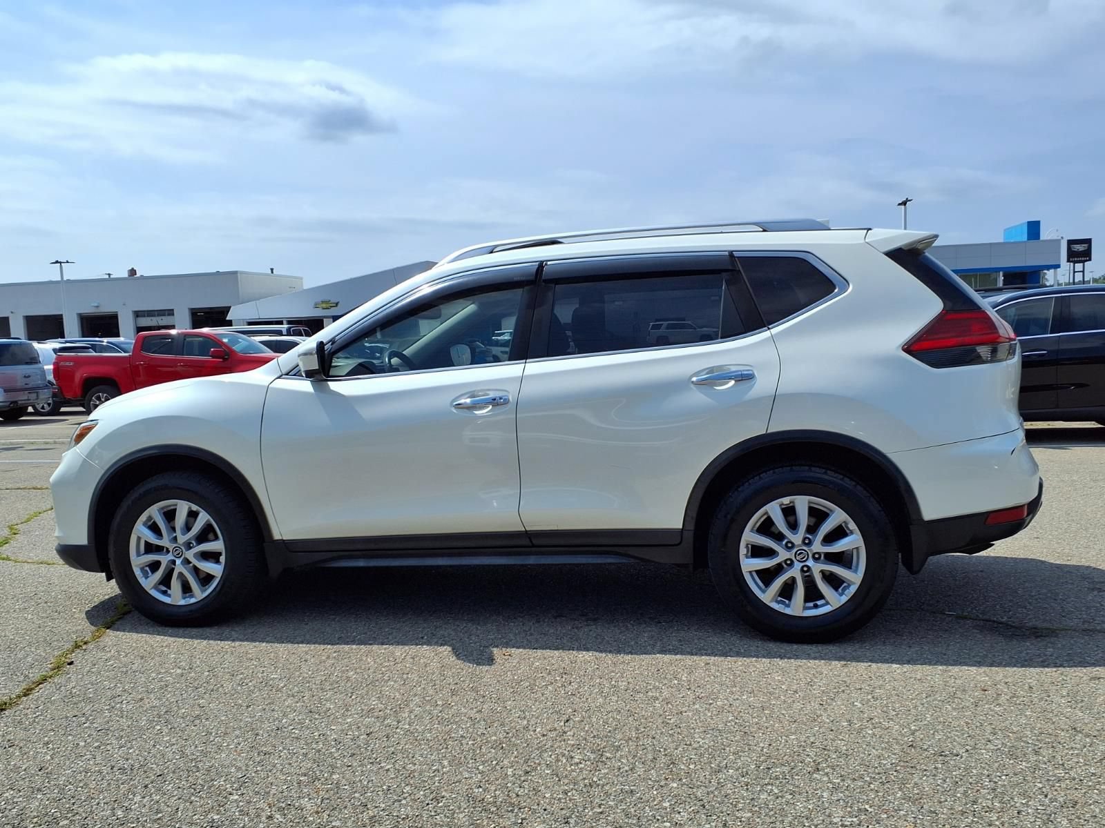Used 2017 Nissan Rogue SV AWD/4WD image 8