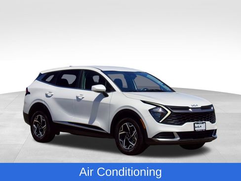 Used 2023 Kia Sportage LX FWD image 3