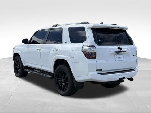 Used 2022 Toyota 4Runner SR5 AWD/4WD image 3