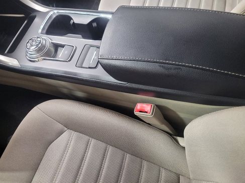 Used 2019 Ford Fusion SE image 26