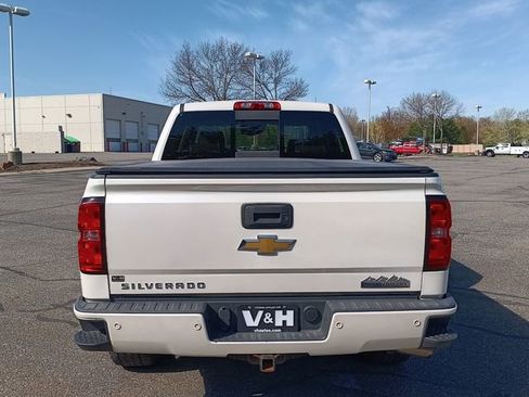 Used 2015 Chevrolet Silverado 1500 High Country w/ High Country Premium Package AWD/4WD image 27