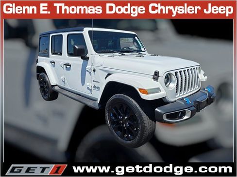 Used 2023 Jeep Wrangler Unlimited Sahara w/ Cold Weather Group AWD/4WD image 1