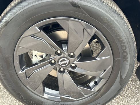 New 2026 Nissan Rogue SV w/ Cold Weather Package AWD/4WD image 9