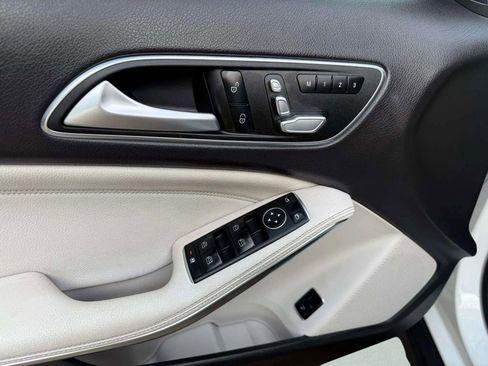 Used 2019 Mercedes-Benz GLA 250 4MATIC image 31