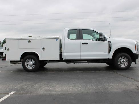 Used 2025 Ford F250 XL AWD/4WD image 15