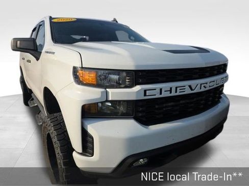 Used 2020 Chevrolet Silverado 1500 Custom w/ Custom Value Package image 2