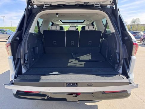 New 2026 Lincoln Navigator L Reserve AWD/4WD image 18
