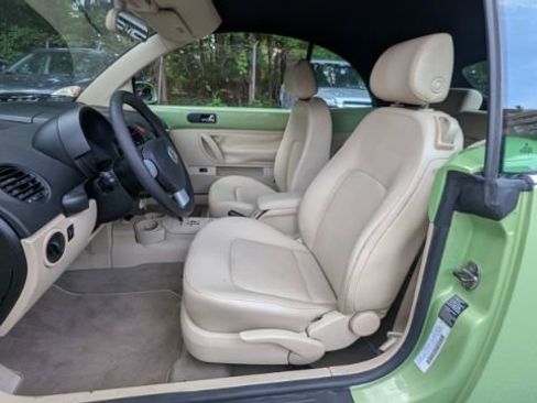Used 2004 Volkswagen Beetle GLS FWD image 16