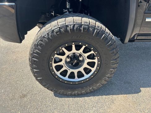 Used 2018 GMC Sierra 1500 SLT AWD/4WD image 41