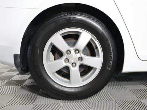 Used 2015 Chevrolet Cruze LT w/ Technology Package FWD image 7