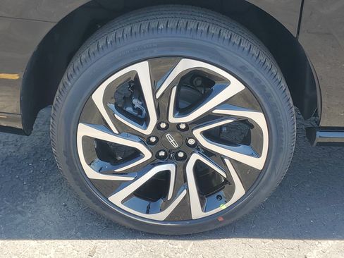 New 2026 Lincoln Navigator L Black Label AWD/4WD image 5