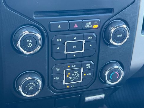 Used 2014 Ford F150 XLT w/ Equipment Group 302A Luxury AWD/4WD image 16