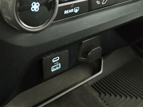 Used 2022 Ford F150 XLT w/ XTR Package image 31