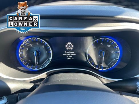 Used 2025 Chrysler Pacifica Select FWD image 38
