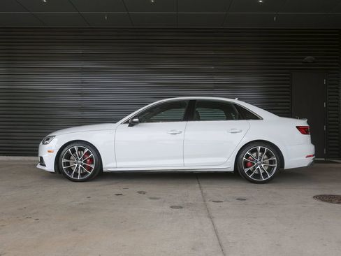 Used 2018 Audi S4 Prestige w/ Prestige Package image 2