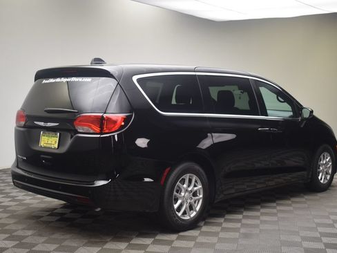 New 2027 Chrysler Pacifica LX FWD image 5