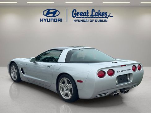 Used 1998 Chevrolet Corvette Coupe w/ Memory Pkg RWD image 3