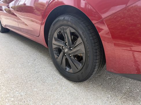 Certified 2022 Hyundai Elantra SEL FWD image 10