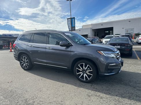 Used 2022 Honda Pilot Touring image 2
