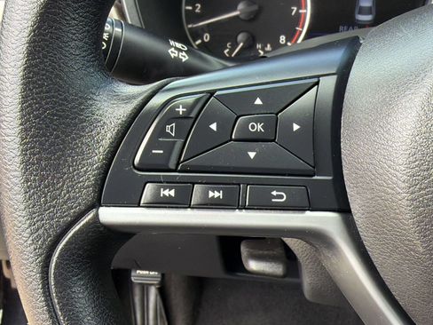 Used 2024 Nissan Altima 2.5 SV FWD image 14