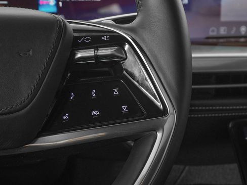 Used 2026 Cadillac Escalade Platinum Sport w/ LPO, ONYX Package image 25