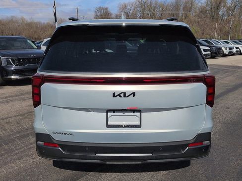 New 2026 Kia Carnival SX FWD image 6