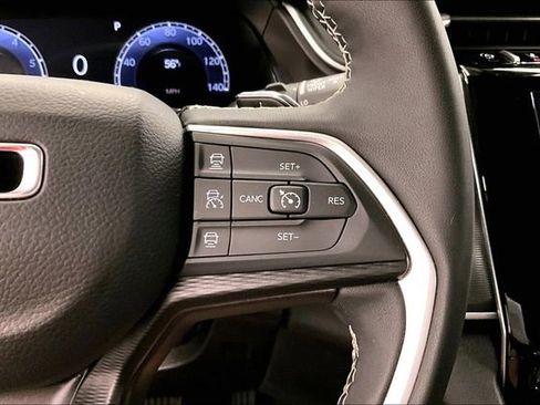 Used 2025 Jeep Grand Cherokee Altitude AWD/4WD image 27