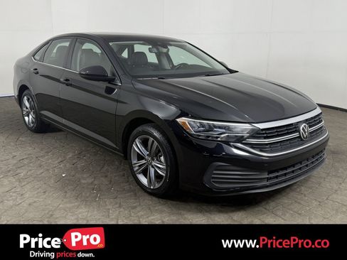 Used 2023 Volkswagen Jetta SE w/ Panoramic Sunroof Package FWD image 1