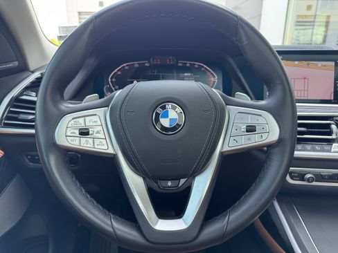 Used 2022 BMW X7 xDrive40i w/ Premium Package AWD/4WD image 15