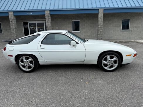 Used 1987 Porsche 928 S4 RWD image 8