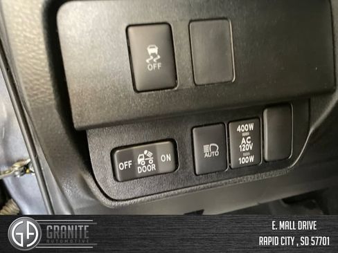 Used 2022 Toyota Tacoma TRD Off-Road w/ Technology Package AWD/4WD image 30