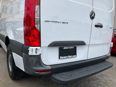 Used 2022 Mercedes-Benz Sprinter 2500 image 59