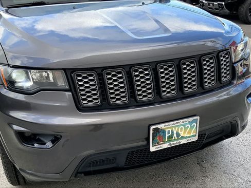 Used 2017 Jeep Grand Cherokee Altitude AWD/4WD image 33