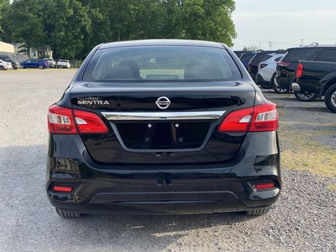 Used 2018 Nissan Sentra S image 6