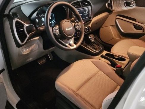 Certified 2024 Kia Soul LX image 7