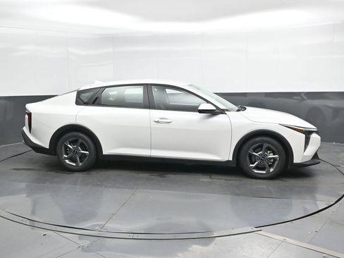 Used 2025 Kia K4 FWD image 5